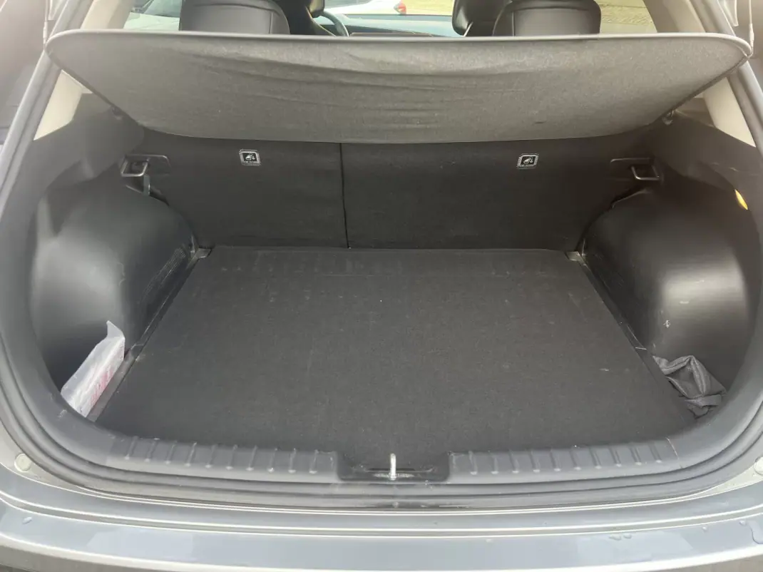 Kia Niro 2024 - 29500 EUR, 25000 km - AUTO.MOTO.pt - 25000km - foto 9 de 20