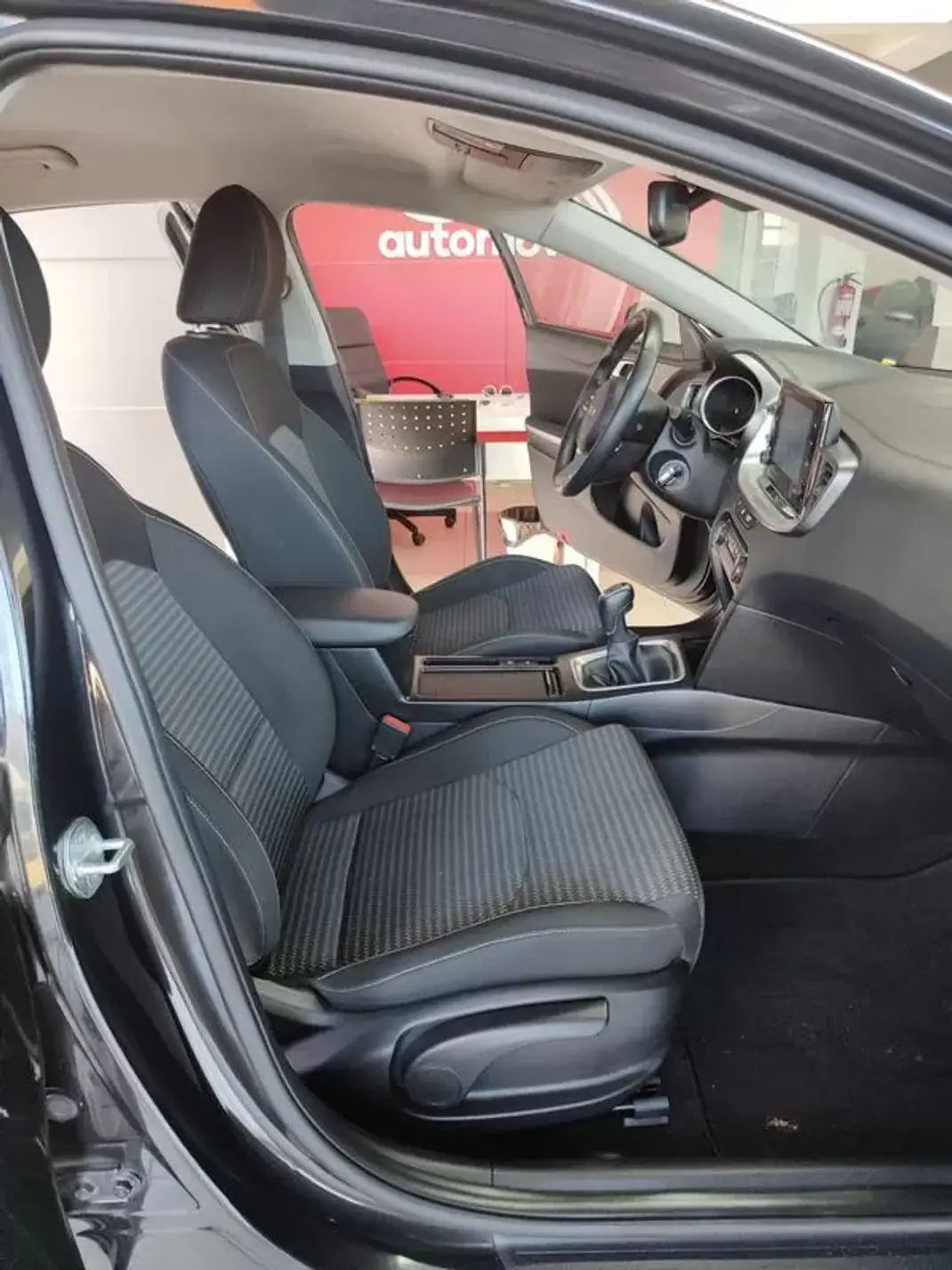 Kia XCeed 2022 - 17500 EUR, 68000 km - 68000km - foto 18 de 37