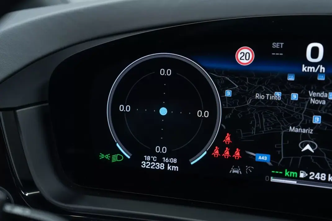 Porsche Cayenne 2024 - 97950 EUR, 32000 km - AUTO.MOTO.pt - 32000km - foto 31 de 55