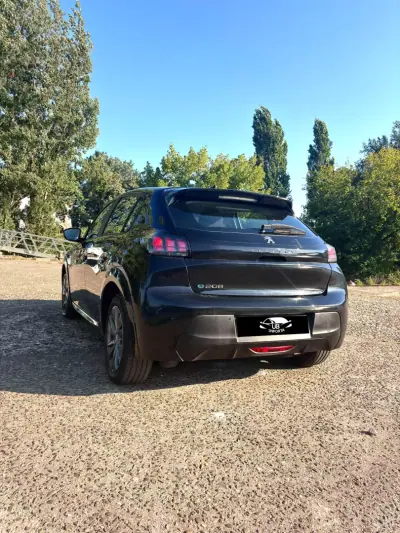 Peugeot e-208 2023 - 16999 EUR, 34754 km - AUTO.MOTO.pt - 34754km - foto 6 de 21