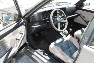 Lancia Delta 1988 - 16500 EUR, 194000 km - AUTO.MOTO.pt - 194000km - foto 16 de 35