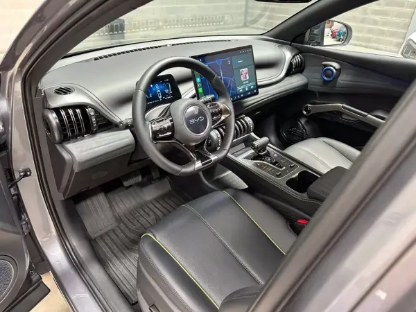 BYD Atto 3 2025 - 32450 EUR, 10303 km - AUTO.MOTO.pt - 10303km - foto 9 de 60