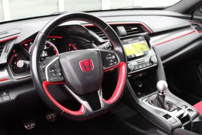 Honda Civic 2019 - 43990 EUR, 78000 km - AUTO.MOTO.pt - 78000km - foto 23 de 31