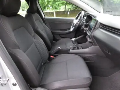 Renault Clio 2022 - 13490 EUR, 149000 km - AUTO.MOTO.pt - 149000km - foto 27 de 42