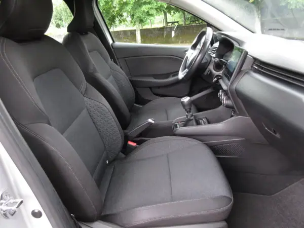 Renault Clio 2022 - 13490 EUR, 149000 km - AUTO.MOTO.pt - 149000km - foto 27 de 42