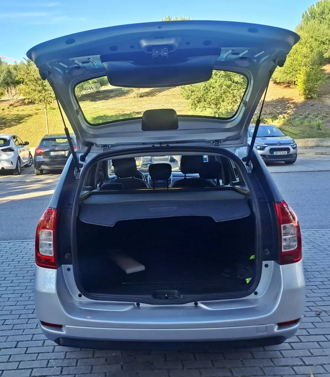 Dacia Logan MCV 2016 - 8500 EUR, 120000 km - AUTO.MOTO.pt - 120000km - foto 17 de 23