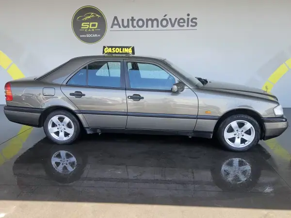 Mercedes-Benz C 180 1993 - 3500 EUR, 180000 km - AUTO.MOTO.pt - 180000km - foto 3 de 12