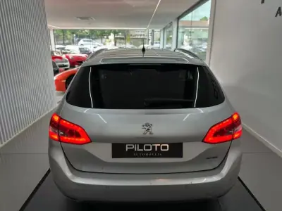 Peugeot 308 SW 2016 - 7990 EUR, 212792 km - AUTO.MOTO.pt - 212792km - foto 6 de 22