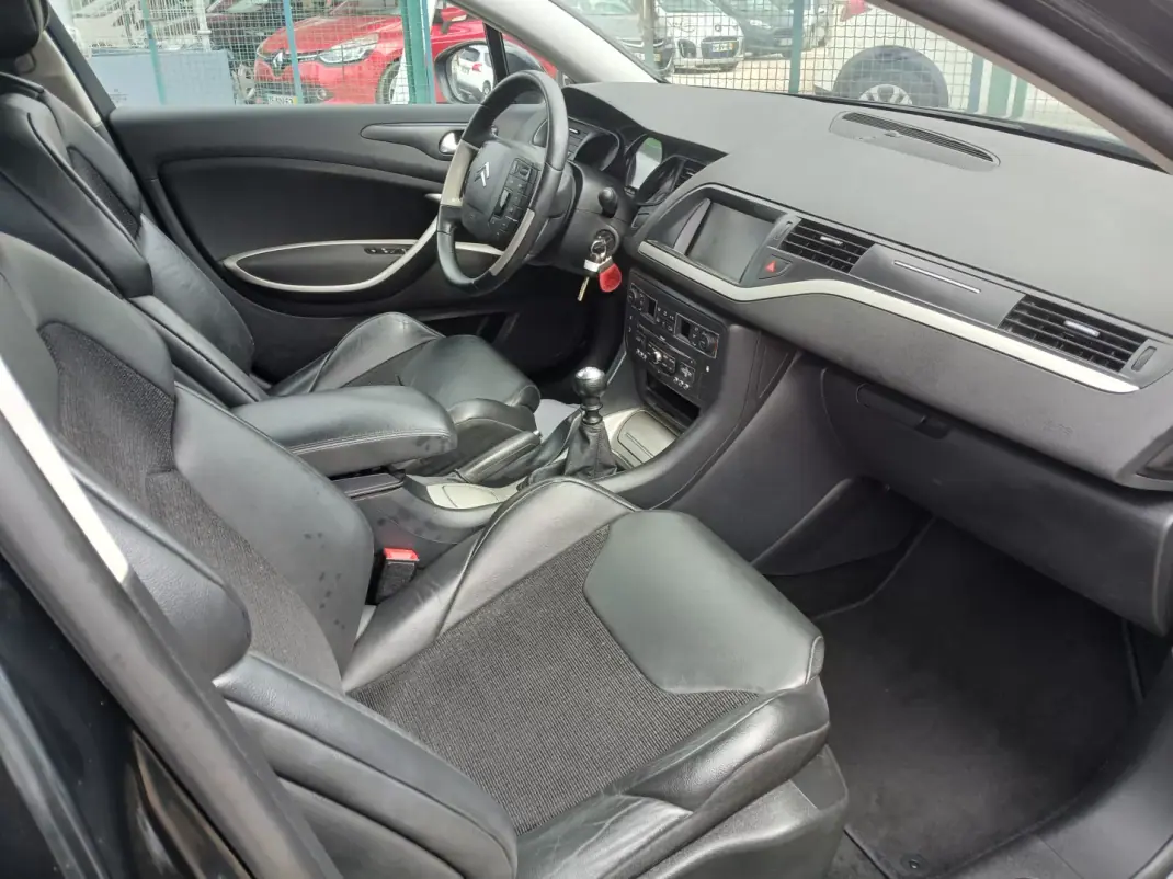 Citroën C5 2011 - 8750 EUR, 138522 km - AUTO.MOTO.pt - 138522km - foto 22 de 27