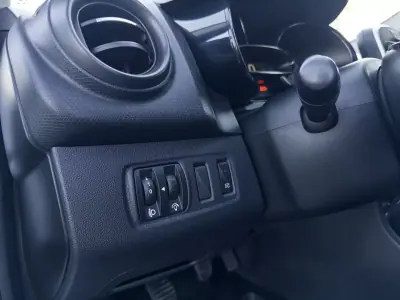 Renault Clio VAN 1.5 Blue DCi AIR NAV 2017 - 8990 EUR, 231000 km - AUTO.MOTO.pt - 231000km - foto 13 de 26