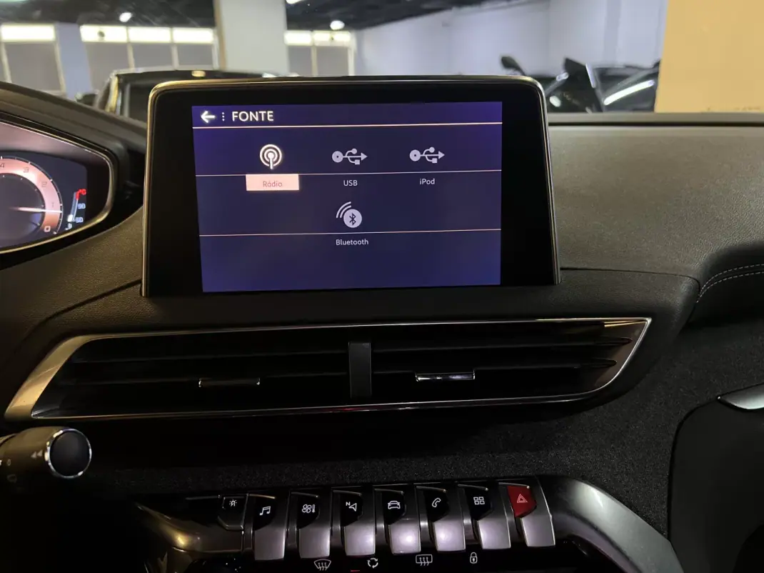 Peugeot 3008 2018 - 13990 EUR, 119000 km - 119000km - foto 21 de 38