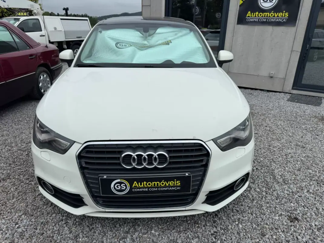 Audi A1 2011 - 9900 EUR, 184000 km - 184000km - foto 5 de 7