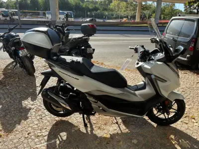 Honda Forza 350 2018 - 4100 EUR, 13172 km - foto 6 de 18