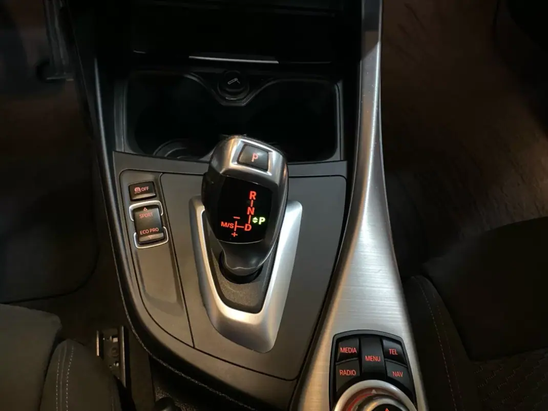 BMW 116 2017 - 18750 EUR, 127000 km - AUTO.MOTO.pt - 127000km - foto 15 de 20