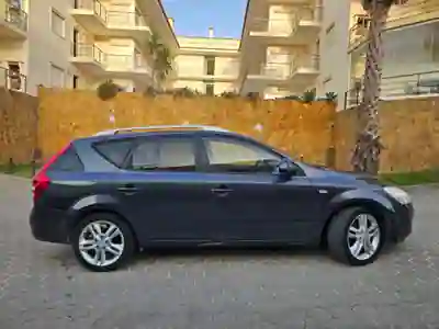 Kia Ceed SW 2008 - 3900 EUR, 233800 km - 233800km - foto 8 de 15