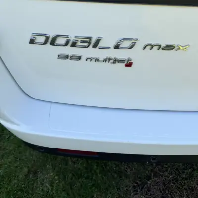 Fiat Doblo 1.3 Multijet ,3Lug. ,Iva Dedutivel 2017 - 9990 EUR, 198000 km - AUTO.MOTO.pt - 198000km - foto 10 de 27