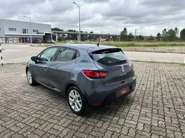 Renault Clio 2019 - 11490 EUR, 113000 km - AUTO.MOTO.pt - 113000km - foto 6 de 19