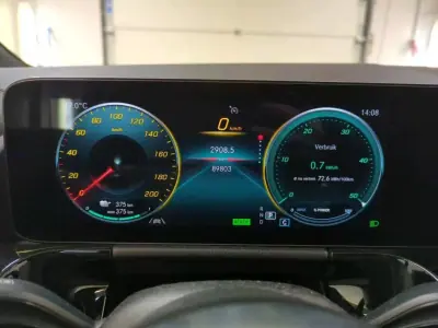 Mercedes-Benz EQA 2021 — foto 6 de 10