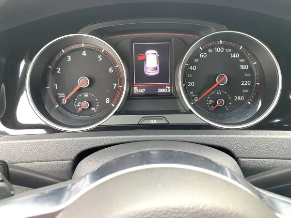 Volkswagen Golf 2017 - 29000 EUR, 55447 km - AUTO.MOTO.pt - 55447km - foto 10 de 16