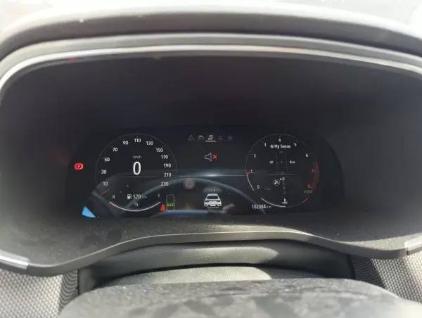 Renault Arkana 1.3 TCe Techno EDC 2023 Petrol — 102 374 km · Faro Renault Arkana 1.3 TCe Techno EDC 2023 Petrol
