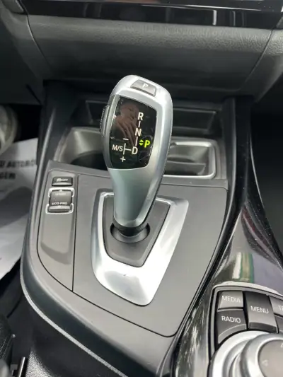 BMW 218 2015 - 18000 EUR, 202170 km - AUTO.MOTO.pt - 202170km - foto 12 de 31