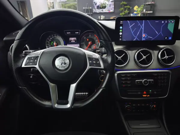 Mercedes-Benz GLA 200 2014 - 22950 EUR, 245585 km - AUTO.MOTO.pt - 245585km - foto 24 de 45