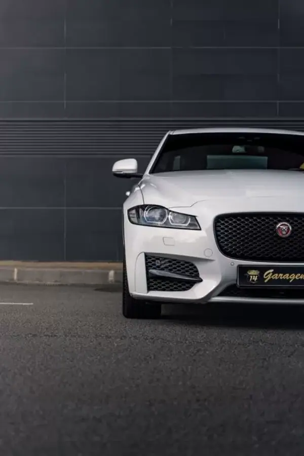 Jaguar XF 2017 - 22990 EUR, 145800 km - AUTO.MOTO.pt - 145800km - foto 21 de 55