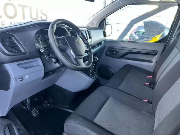 Citroën Jumpy 2019 - 18500 EUR, 162700 km - AUTO.MOTO.pt - 162700km - foto 10 de 13