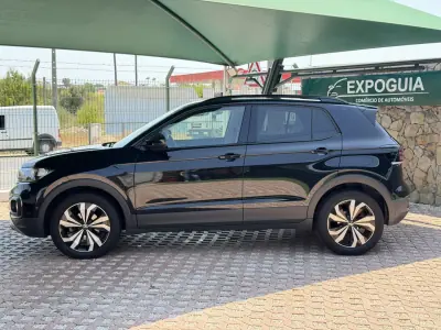 Volkswagen T-Cross 2023 - 22900 EUR, 49424 km - AUTO.MOTO.pt - 49424km - foto 3 de 17