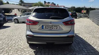 Nissan Qashqai 2018 — foto 6 de 34