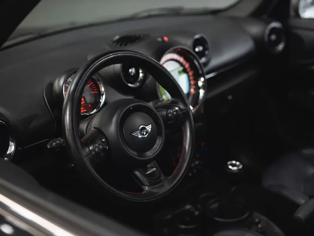MINI Paceman 2016 - 10990 EUR, 234941 km - 234941km - foto 14 de 22