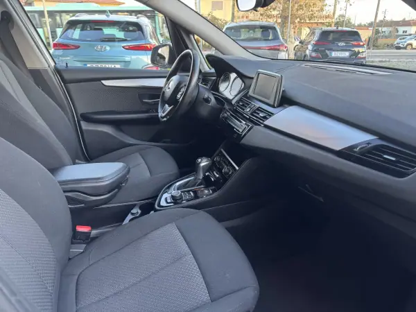 BMW 225xe Active Tourer 2018 - 18900 EUR, 68000 km - AUTO.MOTO.pt - 68000km - foto 17 de 52
