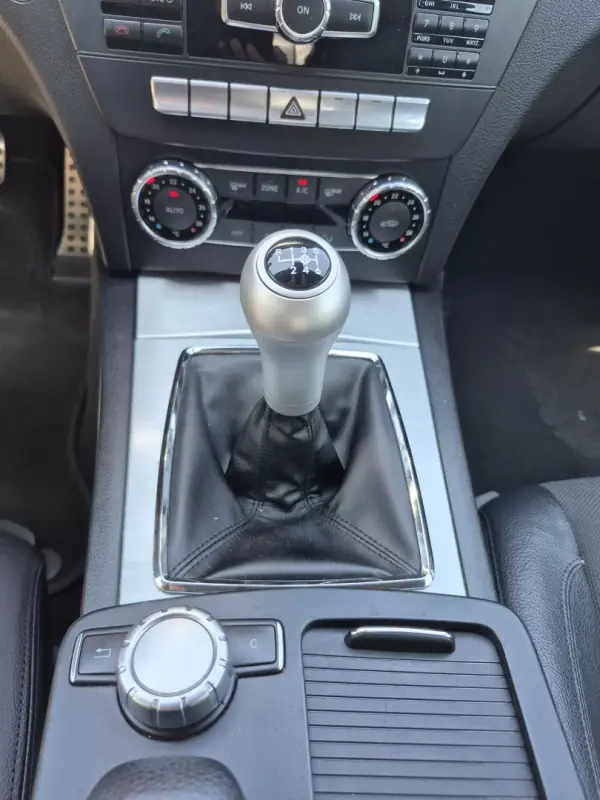Mercedes-Benz C 220 2012 - 14900 EUR, 290081 km - AUTO.MOTO.pt - 290081km - foto 22 de 36