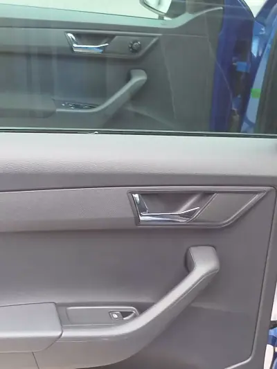 Skoda Fabia 2021 - 11800 EUR, 120100 km - AUTO.MOTO.pt - 120100km - foto 6 de 12