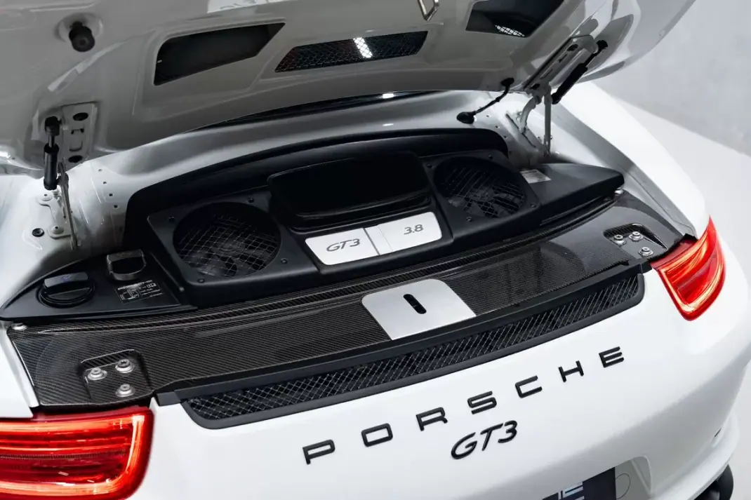 Porsche 991 2014 - 139950 EUR, 41000 km - AUTO.MOTO.pt - 41000km - foto 15 de 38