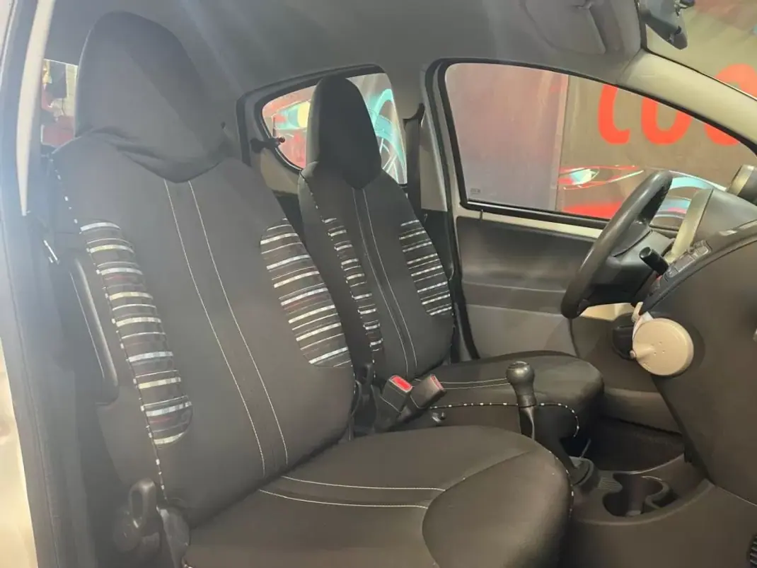 Citroën C1 2014 - 6750 EUR, 105000 km - AUTO.MOTO.pt - 105000km - foto 24 de 32