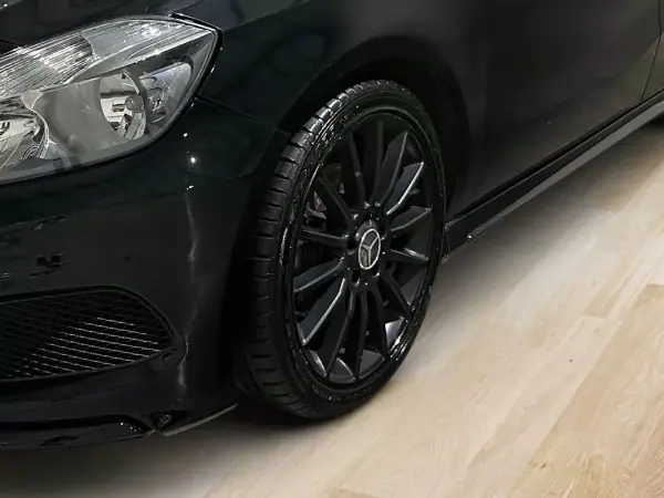 Mercedes-Benz A 180 2013 - 11800 EUR, 331000 km - AUTO.MOTO.pt - 331000km - foto 6 de 18
