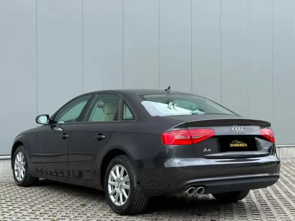 Audi A4 2014 - 14790 EUR, 249731 km - 249731km - foto 4 de 14