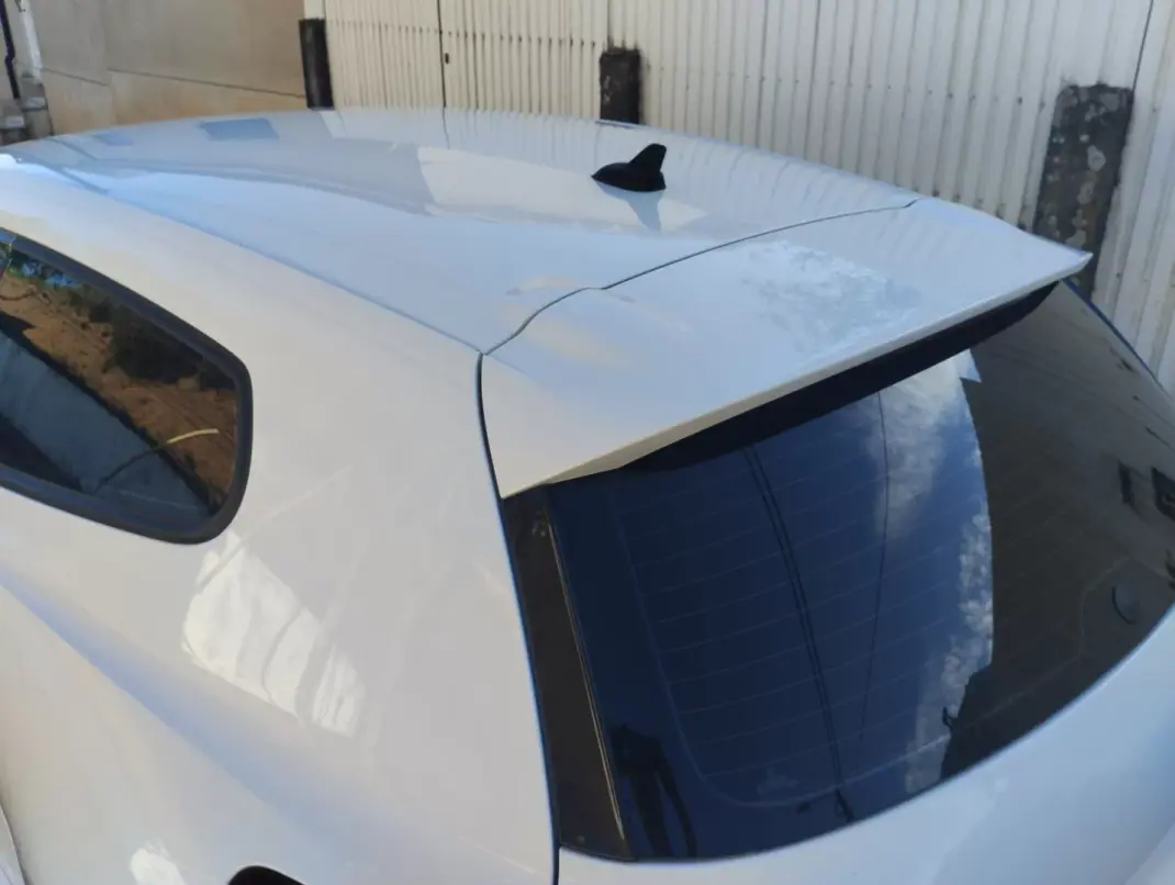 Volkswagen Scirocco 2011 - 10000 EUR, 210000 km - AUTO.MOTO.pt - 210000km - foto 10 de 30