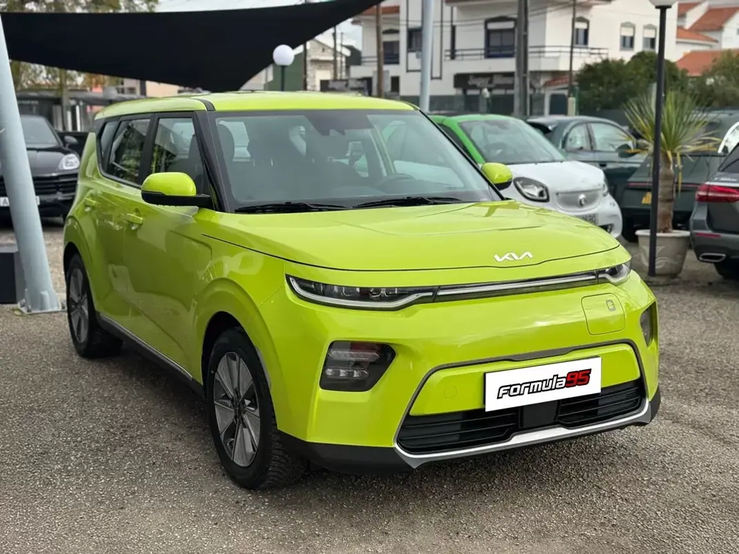 Kia e-Soul 2021 - 15900 EUR, 69728 km - AUTO.MOTO.pt - 69728km - foto 13 de 30