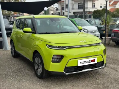 Kia e-Soul 2021 - 15900 EUR, 69728 km - AUTO.MOTO.pt - 69728km - foto 13 de 30