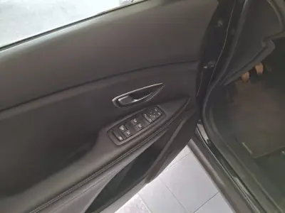 Renault Grand Scénic 2019 - 16700 EUR, 173000 km - AUTO.MOTO.pt - 173000km - foto 9 de 18