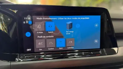 Volkswagen Golf 2021 - 21500 EUR, 96839 km - AUTO.MOTO.pt - 96839km - foto 28 de 38