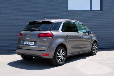 Citroën C4 Picasso 2016 - 11990 EUR, 155875 km - AUTO.MOTO.pt - 155875km - foto 5 de 32