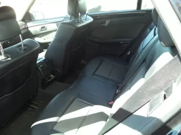 Mercedes-Benz E 250 2011 - 6990 EUR, 328830 km - AUTO.MOTO.pt - 328830km - foto 7 de 9