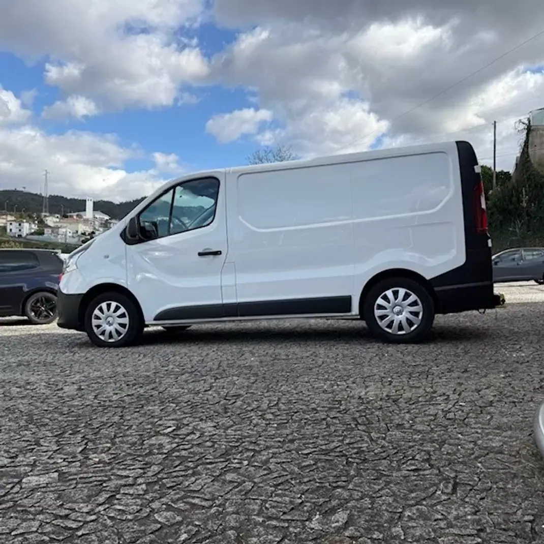 Renault TRAFIC 1.6 DCI GRAND COMFORT 2018 - 13500 EUR, 204000 km - AUTO.MOTO.pt - 204000km - foto 3 de 14
