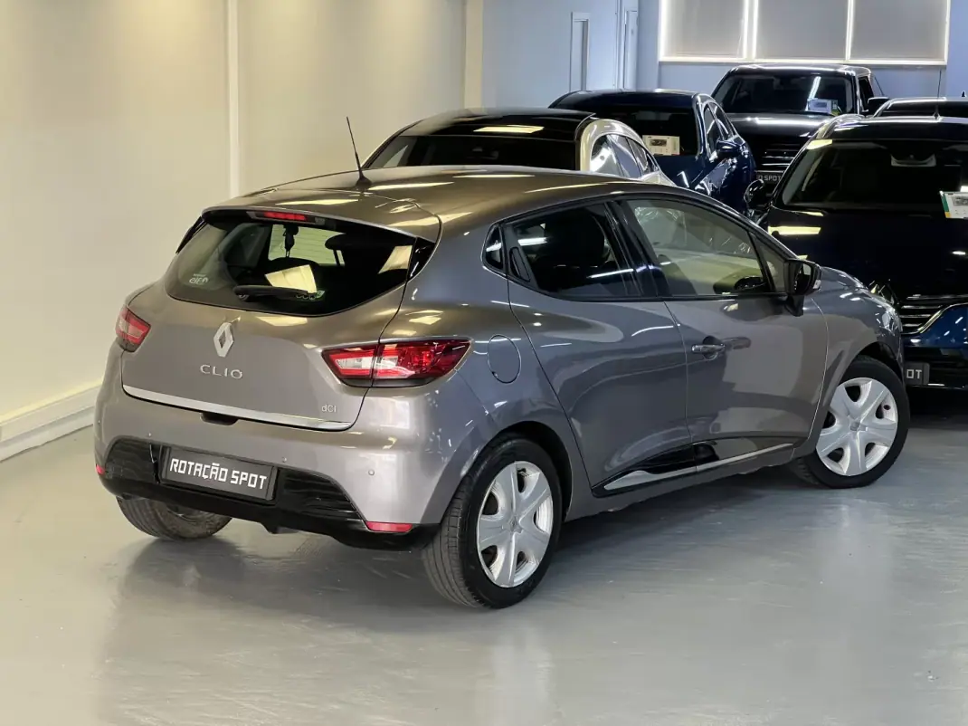 Renault Clio 2013 - 7990 EUR, 160000 km - 160000km - foto 11 de 38