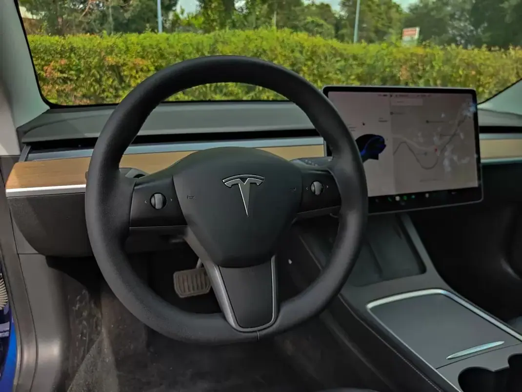Tesla Model 3 2021 - 25990 EUR, 100000 km - 100000km - foto 36 de 46