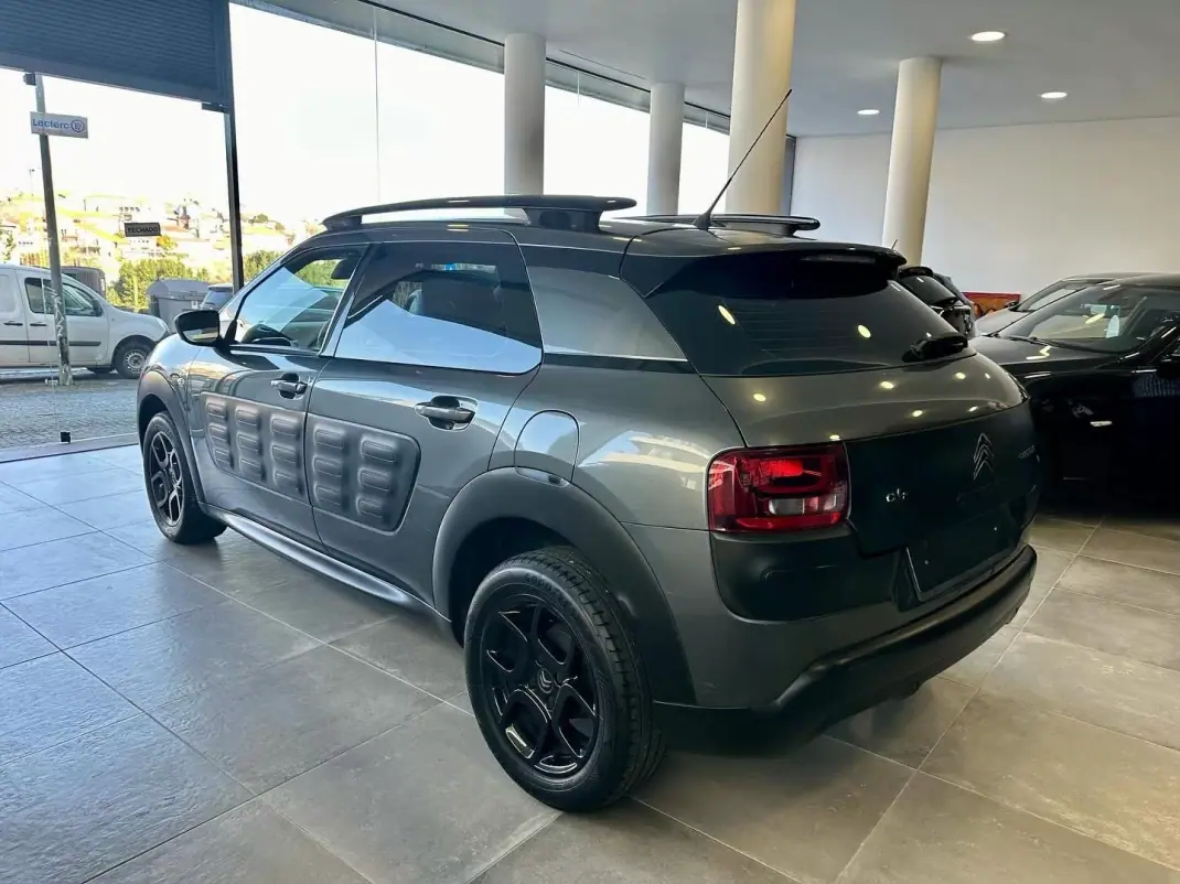 Citroën C4 Cactus 2017 - 11900 EUR, 135000 km - AUTO.MOTO.pt - 135000km - foto 3 de 10