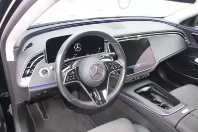 Mercedes-Benz E 220 2023 - 52980 EUR, 40223 km - AUTO.MOTO.pt - 40223km - foto 3 de 41